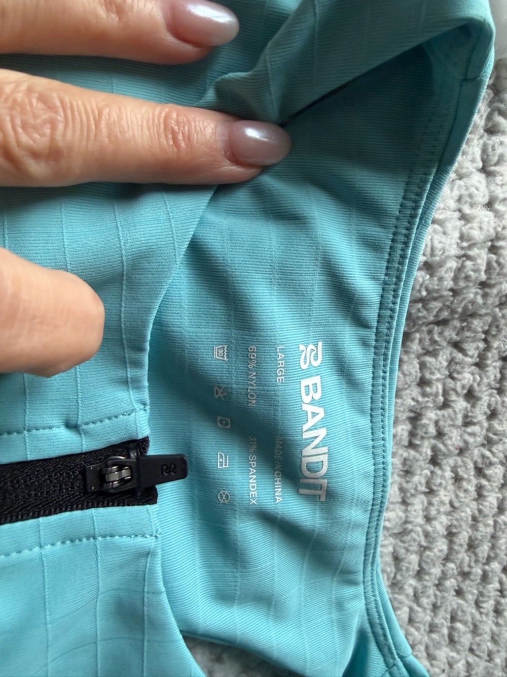 Bandit Teal Zip-Front Performance Crop Top - Picture 5 of 6